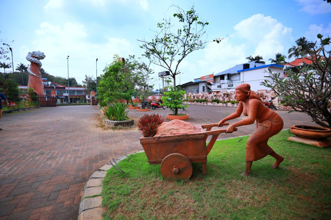 Hotel Clay House Thrissur Esterno foto