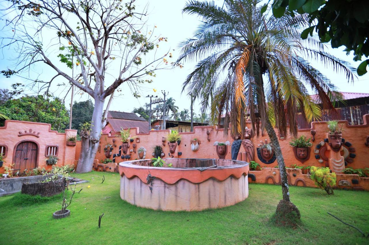 Hotel Clay House Thrissur Esterno foto