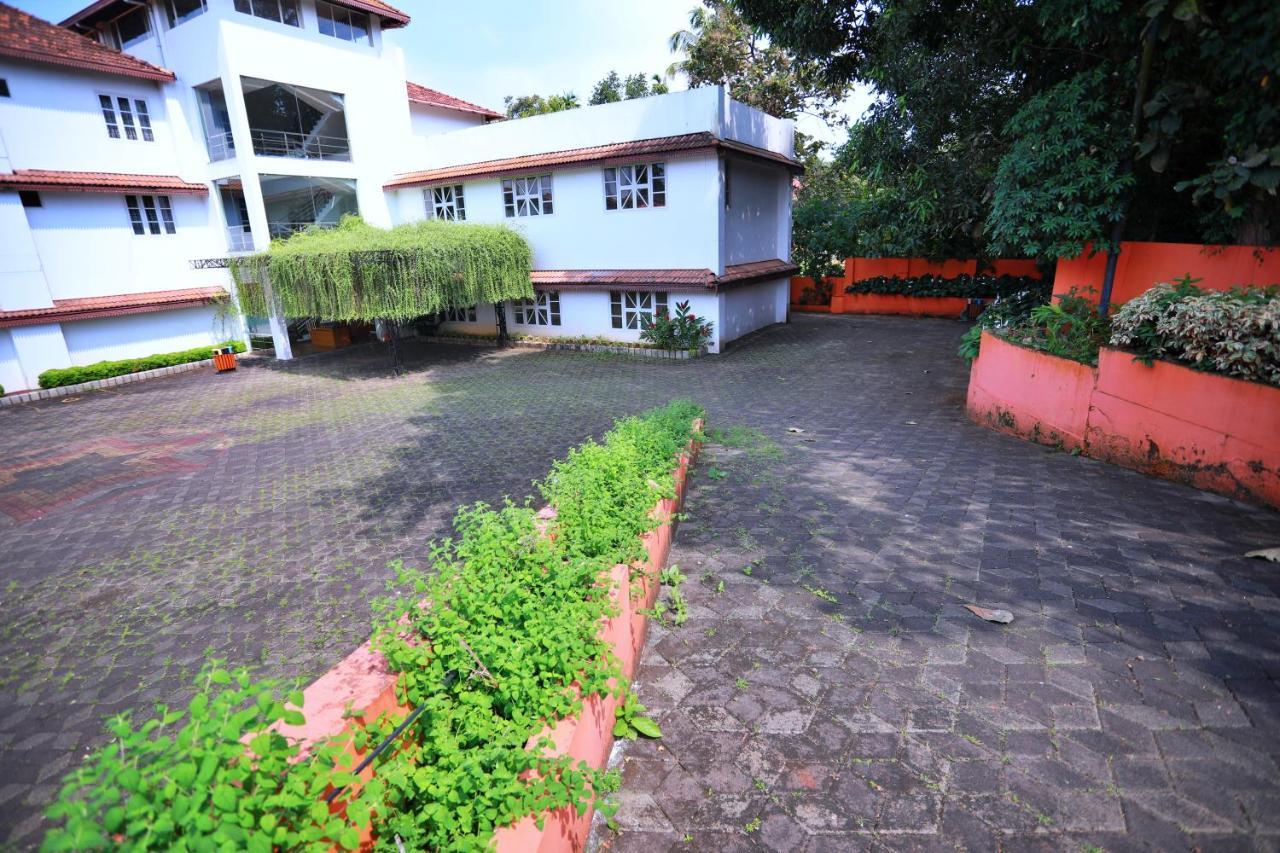 Hotel Clay House Thrissur Esterno foto