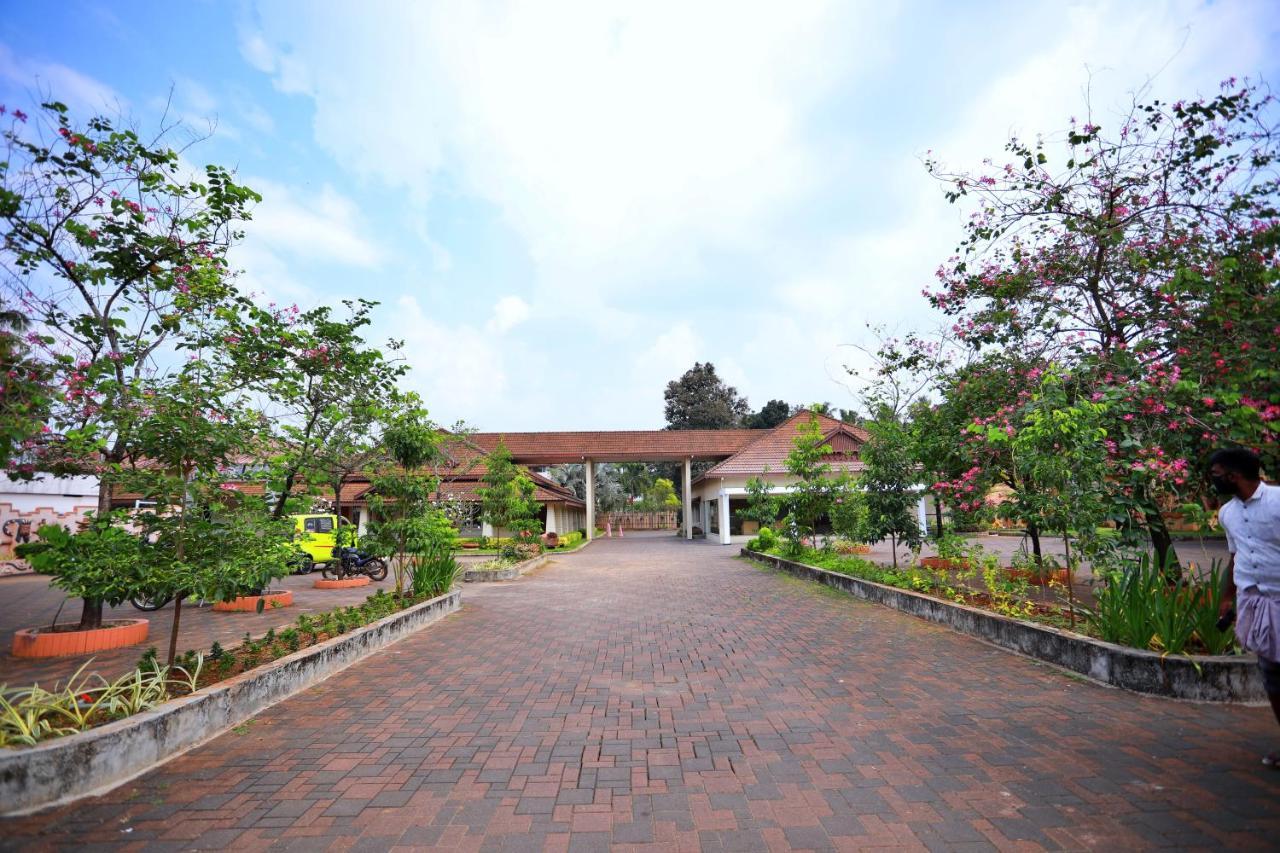 Hotel Clay House Thrissur Esterno foto