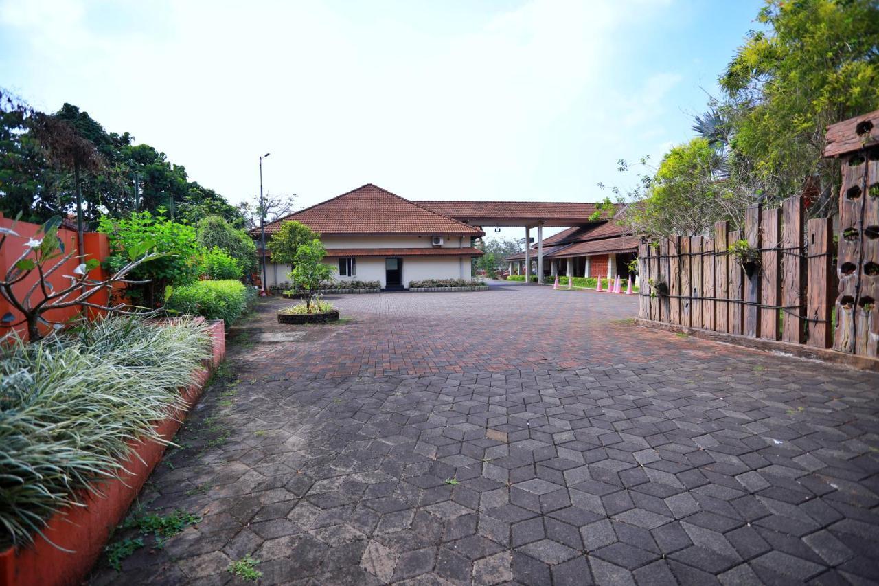 Hotel Clay House Thrissur Esterno foto