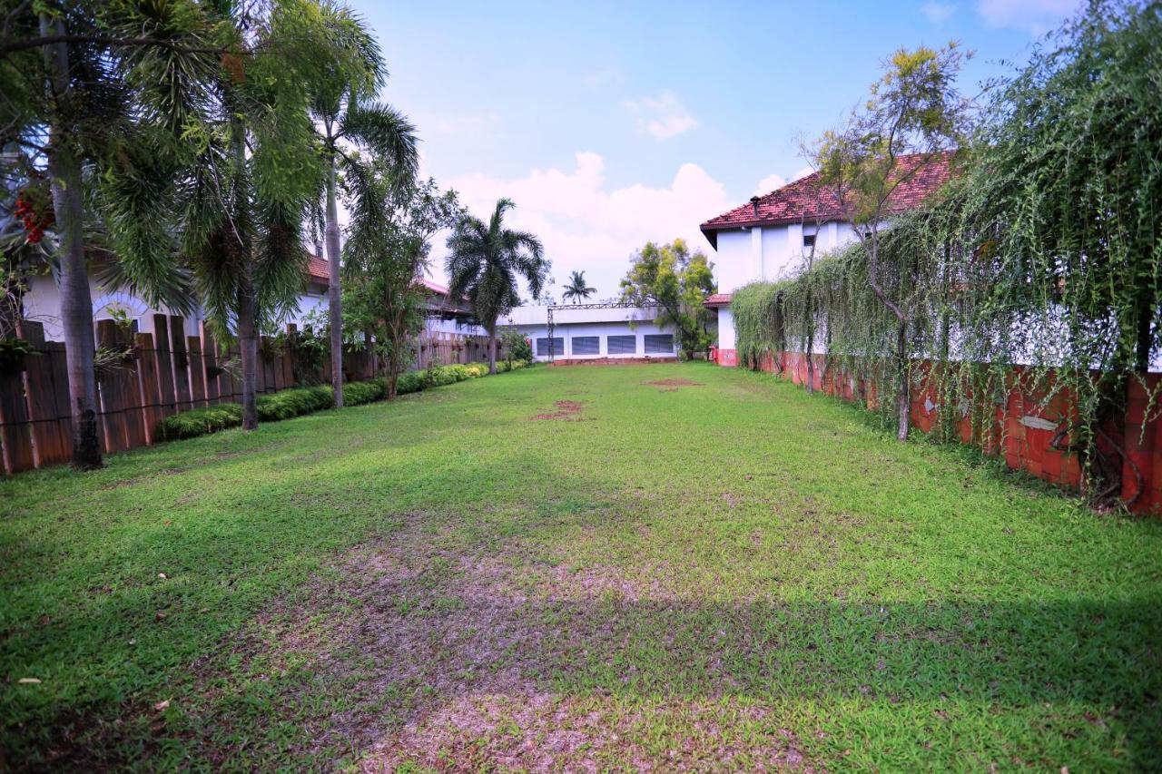 Hotel Clay House Thrissur Esterno foto