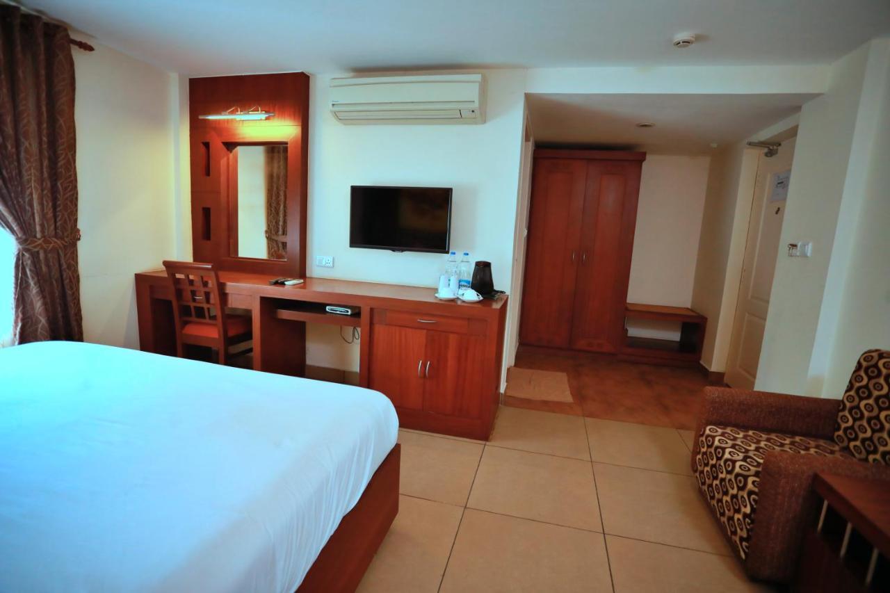 Hotel Clay House Thrissur Esterno foto